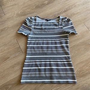 Express short sleeve work top